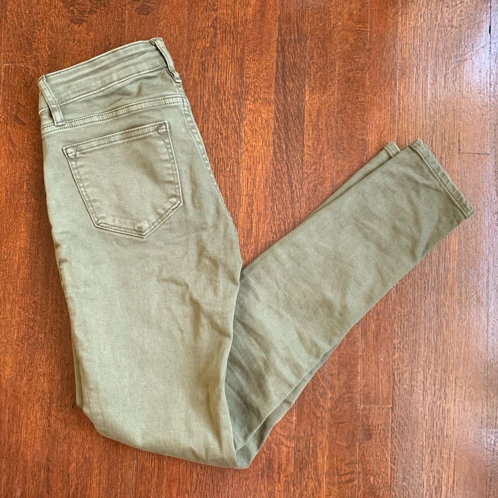 NWOT Vigoss Marley Mid Rise Super Skinny Jeans